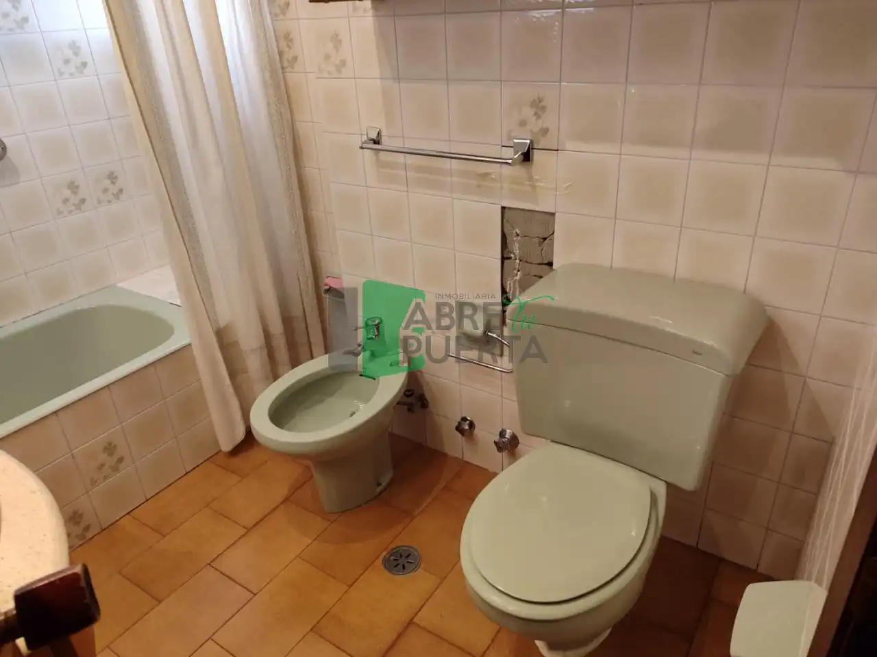 Bathroom of Flat for sale in Ourense Capital   with Heating, Parquet flooring and Storage room