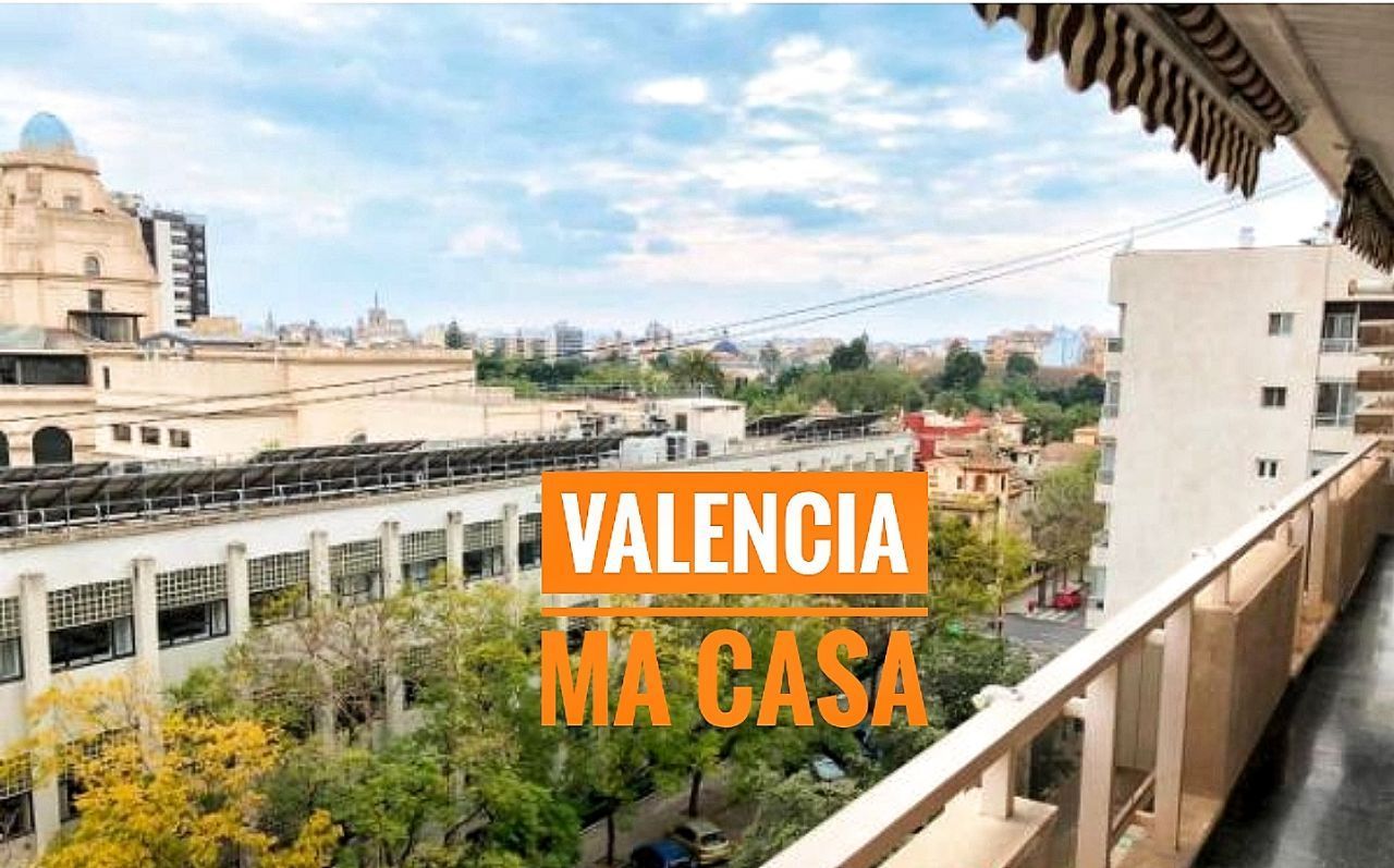 Exterior view of Flat to rent in  Valencia Capital  with Air Conditioner, Heating and Terrace