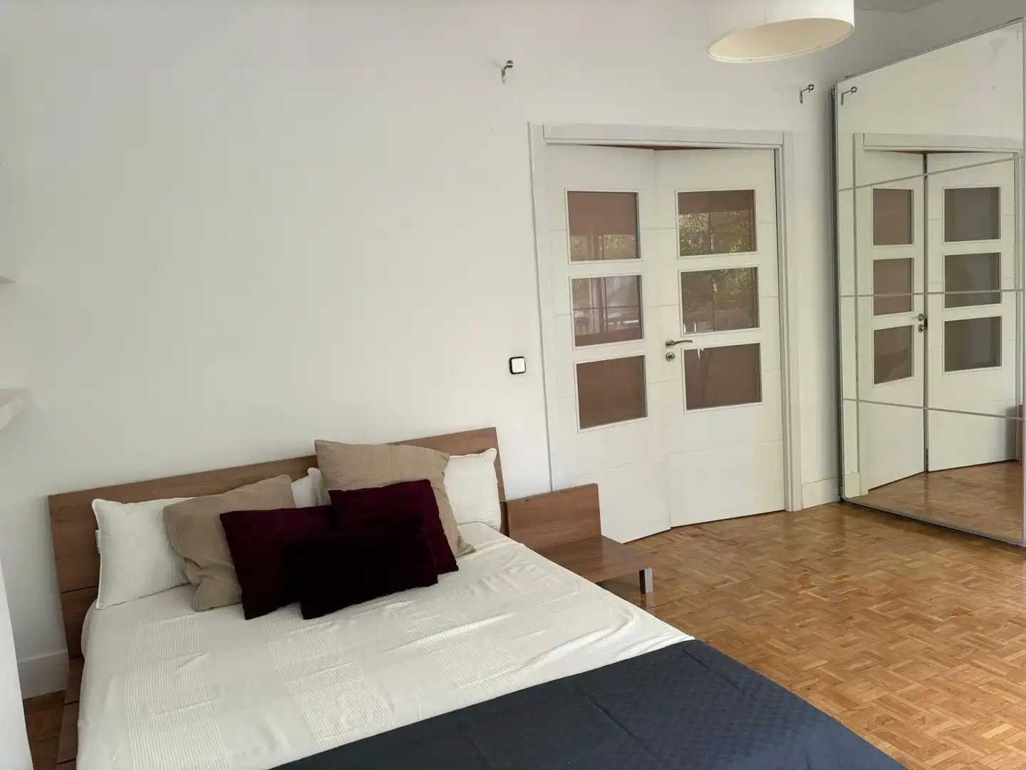 Schlafzimmer von Wohnung zur Miete in Madrid mit Klimaanlage, Heizung und Möbliert