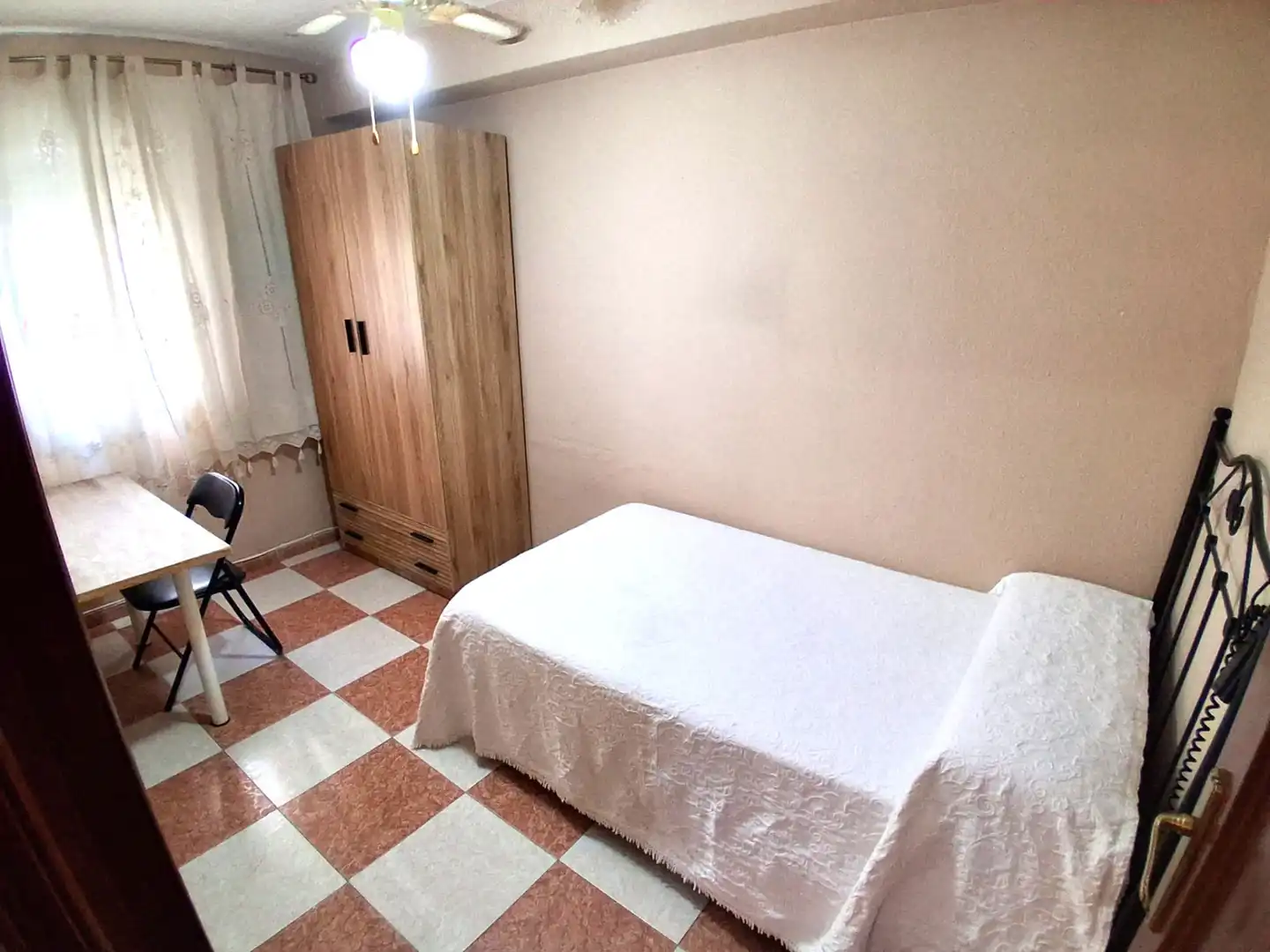 Bedroom of Flat for rent in Sevilla  with Air Conditioner, Furnished and Oven