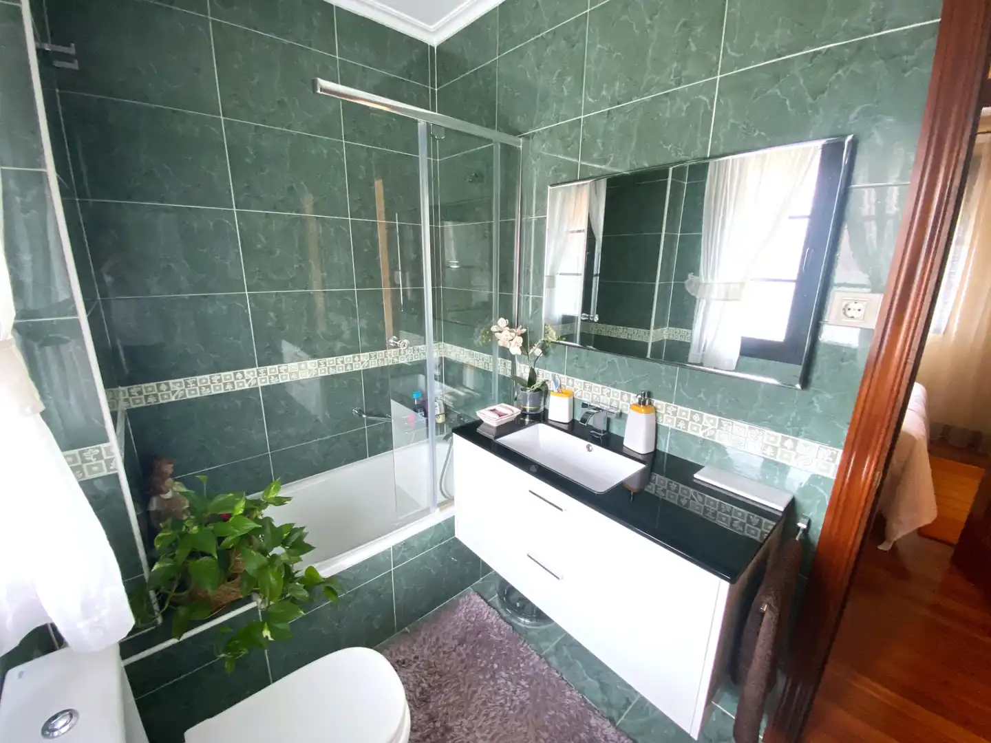 Bathroom of Houses for sale in Castro-Urdiales  with Heating, Private garden and Parquet flooring