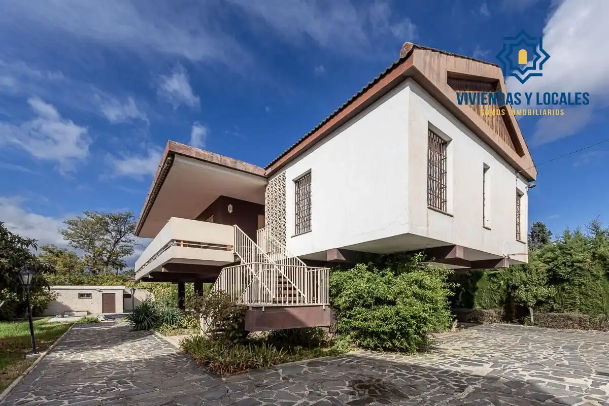 Casa con terrazza in vendita a Avenida HUETOR VEGA, imagen 4
