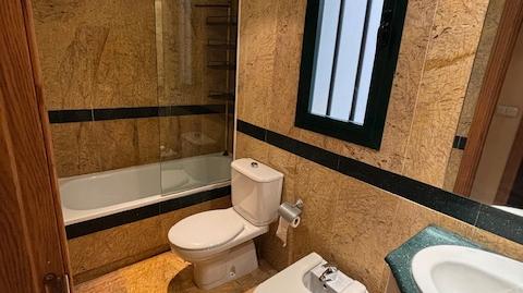 Foto 3 de Piso de alquiler en Calle la Cora, 4, Parque Lagos, Granada