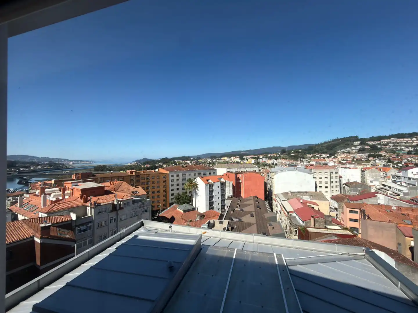 Vista exterior de Piso en venta en Pontevedra Capital  con Calefacción, Parquet y Horno