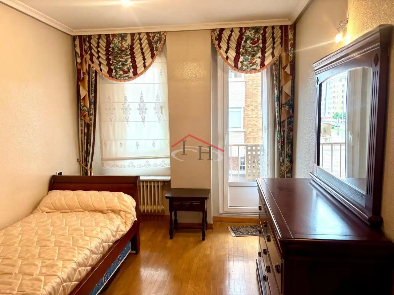 Habitación de Piso en venta en León Capital  con Calefacción, Parquet y Terraza