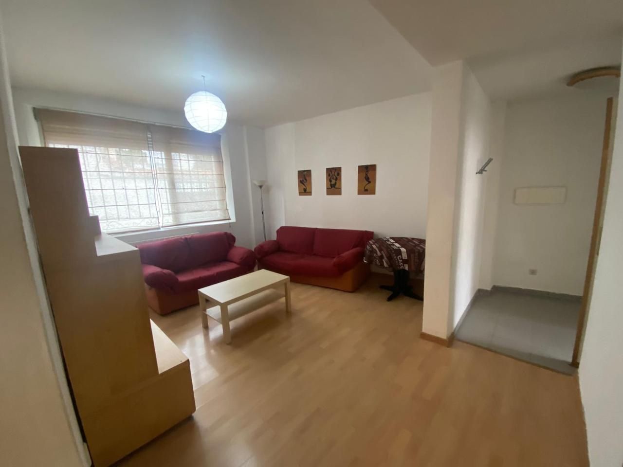 Sala d'estar de Planta baixa en venda en Tarancón amb Calefacció, Traster i Moblat