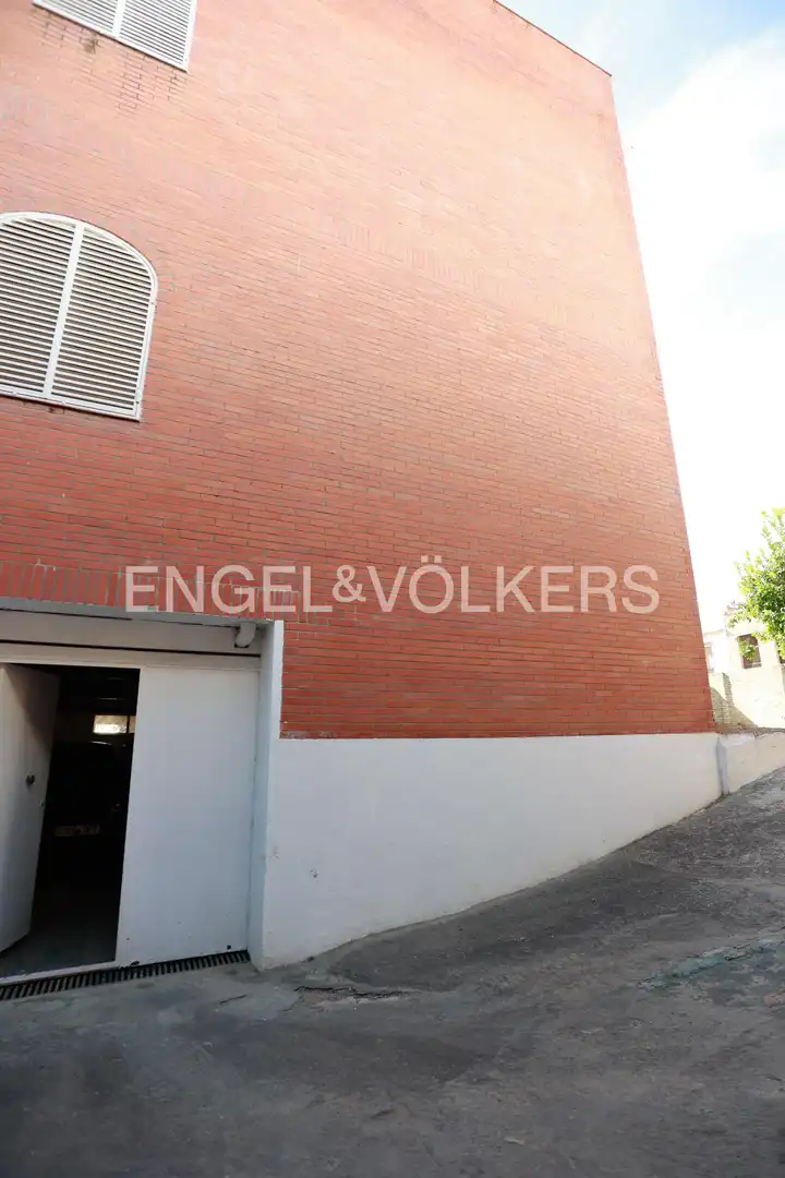 Vista exterior de Casa o chalet en venta en Los Palacios y Villafranca con Aire acondicionado, Calefacción y Jardín privado