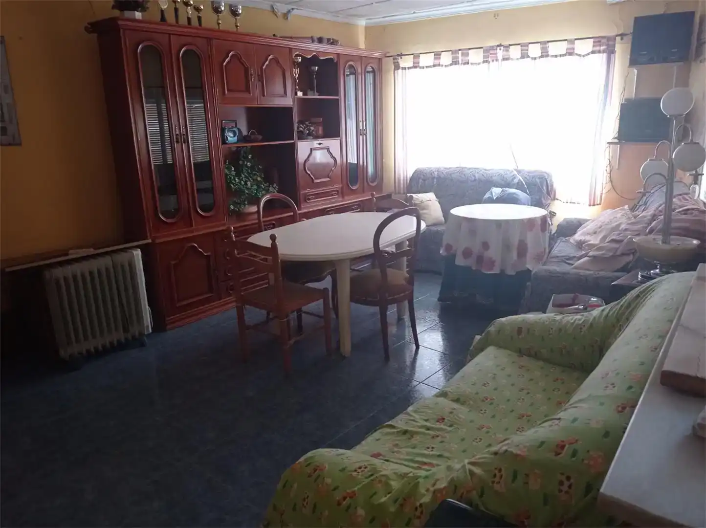 Sala d'estar de Casa adosada en venda en Tobarra amb Balcó