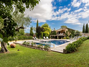 Landhaus mit Pool zum Verkauf in GI-554-9