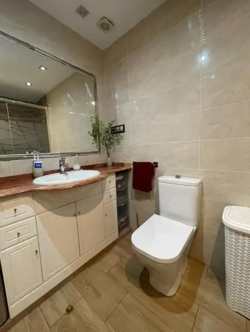 Baño de Piso en venta en Telde con Amueblado, Horno y Lavadora
