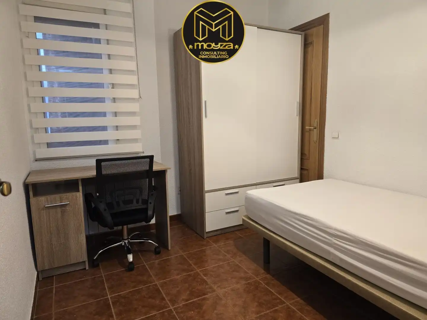Schlafzimmer von Wohnung zur Miete in Jaén mit Klimaanlage, Heizung und Balkon
