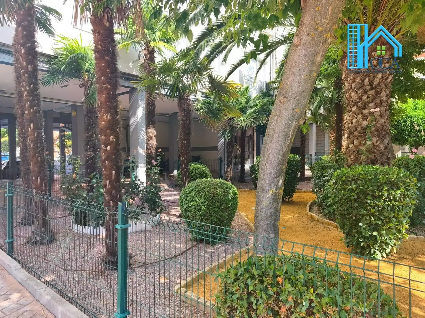 Vista exterior de Piso en venta en Móstoles con Aire acondicionado, Jardín privado y Piscina comunitaria