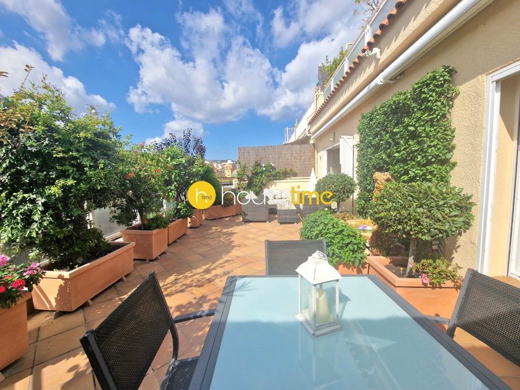 Attic for sale in Navas, Sant Andreu