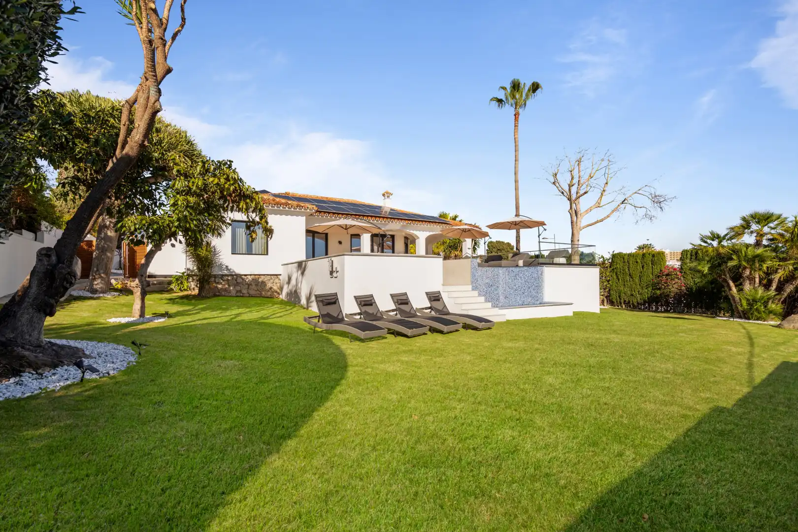 Jardí de Casa o xalet en venda en Marbella amb Aire condicionat, Calefacció i Jardí privat