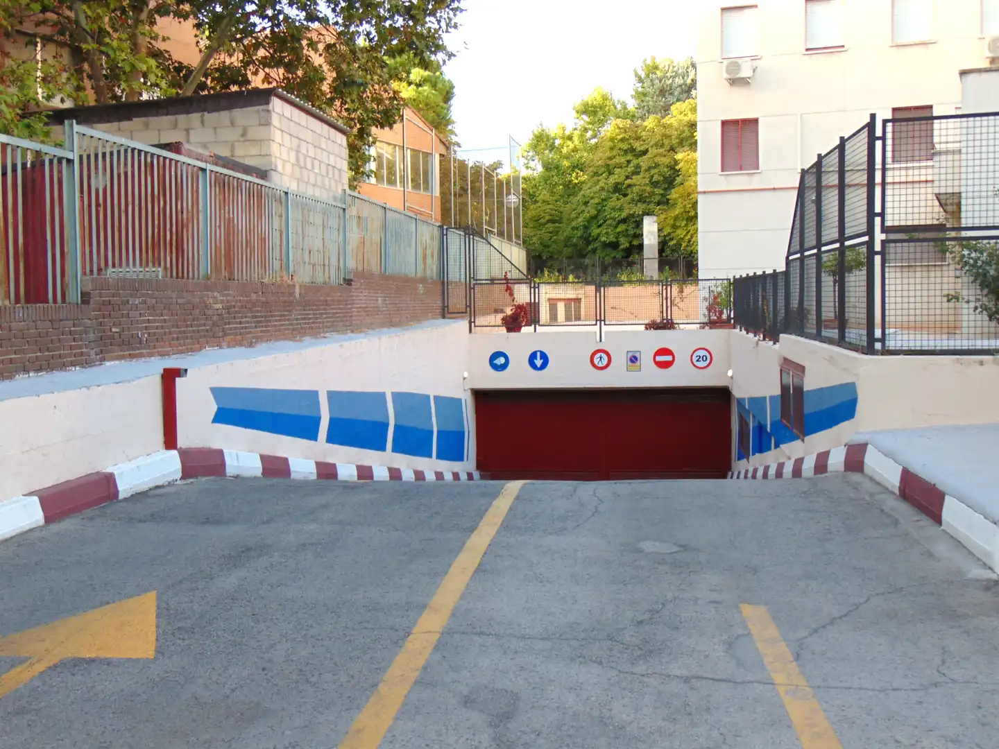 Einzelparkplatz mit Aufzug zum Verkauf in Calle la Dolorosa