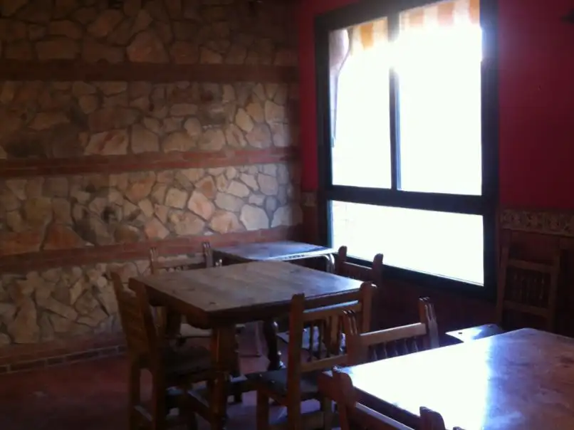 Local de lloguer en Iriépal - Taracena - Valdenoches