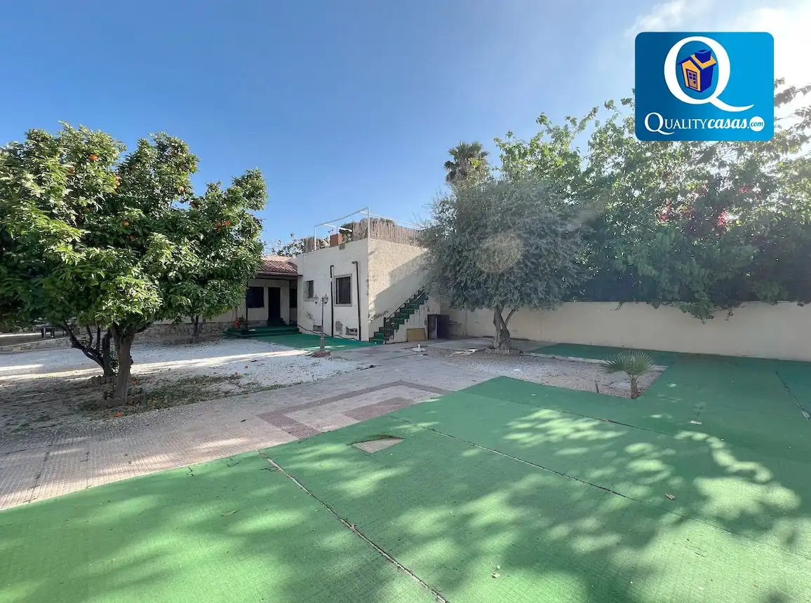 Vista exterior de Casa o xalet en venda en Alicante / Alacant amb Terrassa i Traster