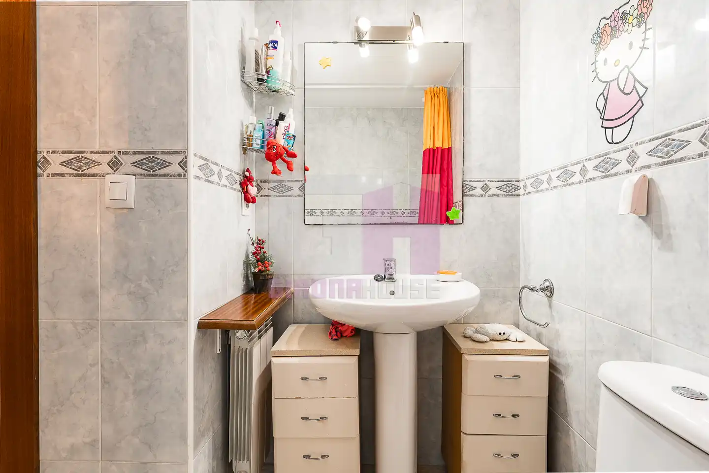 Baño de Dúplex en venta en Salt con Calefacción, Terraza y Amueblado