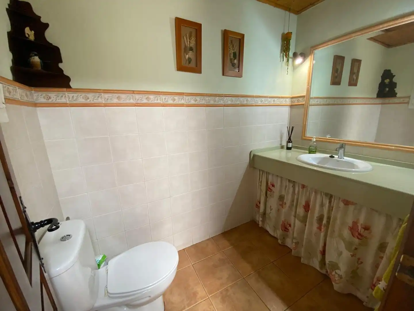 Bany de Casa o xalet en venda en Los Barrios amb Jardí privat, Terrassa i Traster