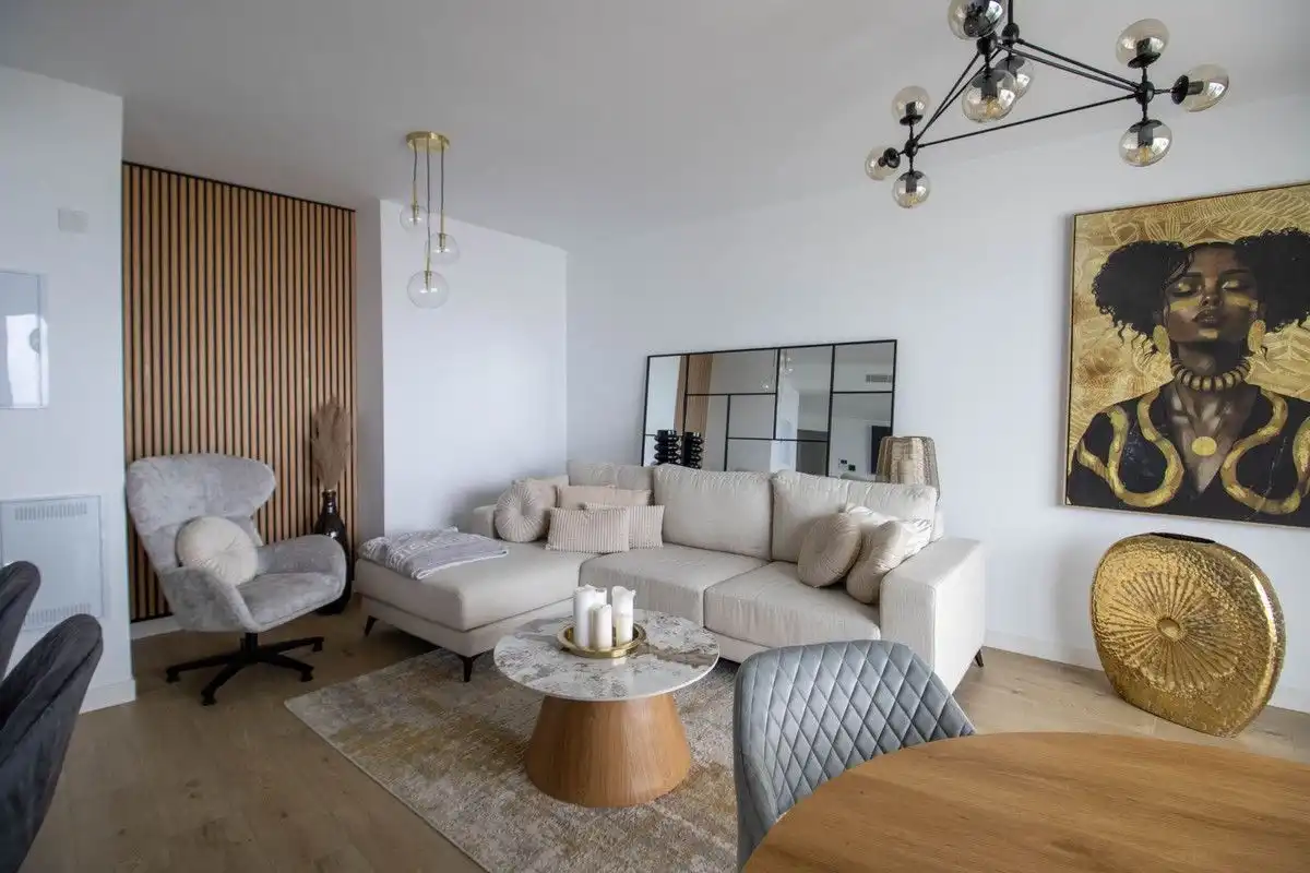 Sala d'estar de Apartament de lloguer en Estepona amb Aire condicionat, Calefacció i Terrassa