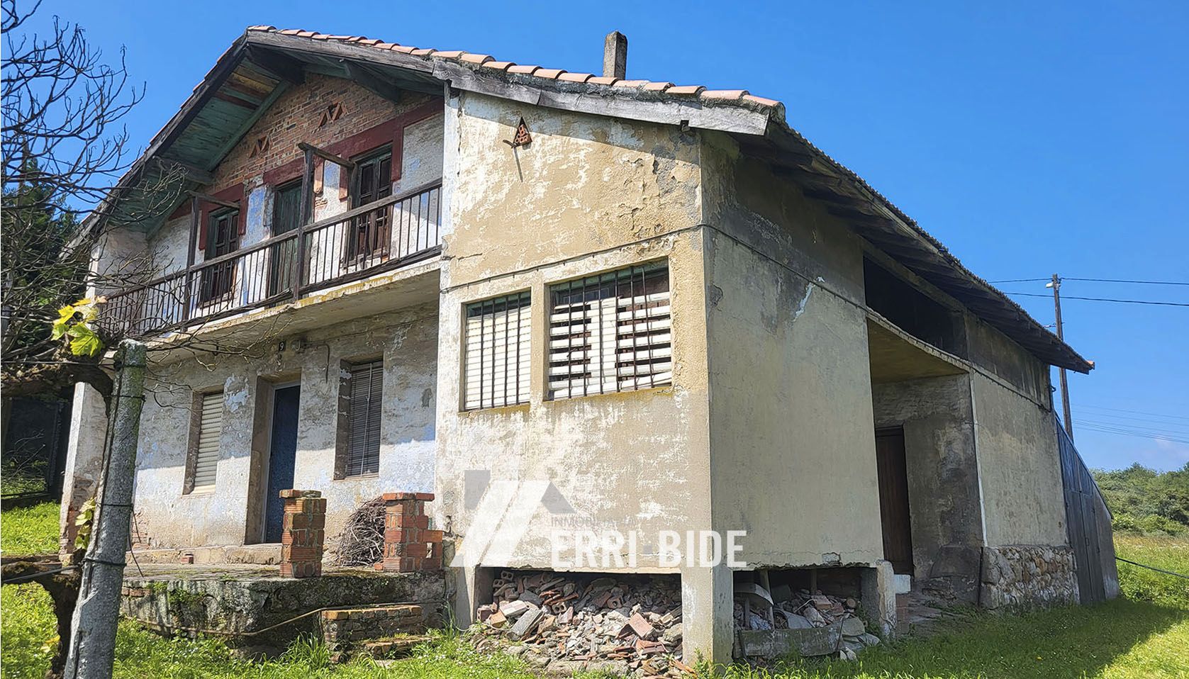 Exterior view of House or chalet for sale in Sondika  with Private garden, Storage room and Balcony