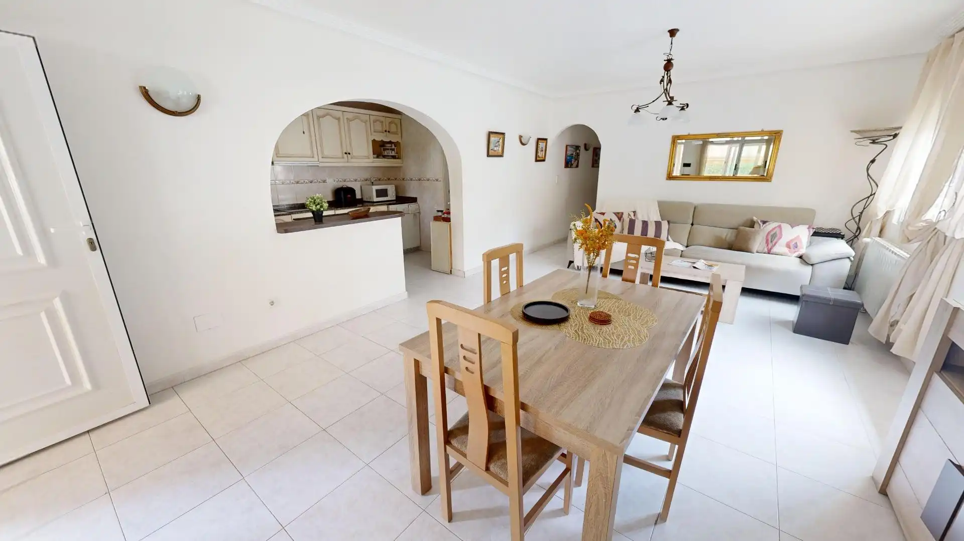 Menjador de Casa o xalet en venda en Torrevieja amb Aire condicionat, Calefacció i Jardí privat