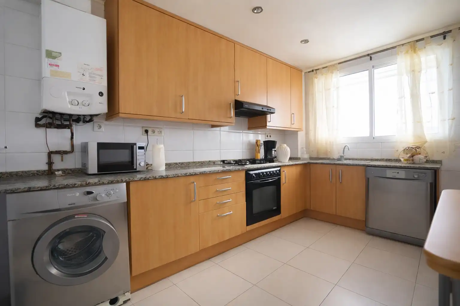 Küche von Maisonette zum Verkauf in Reus mit Klimaanlage, Heizung und Privatgarten