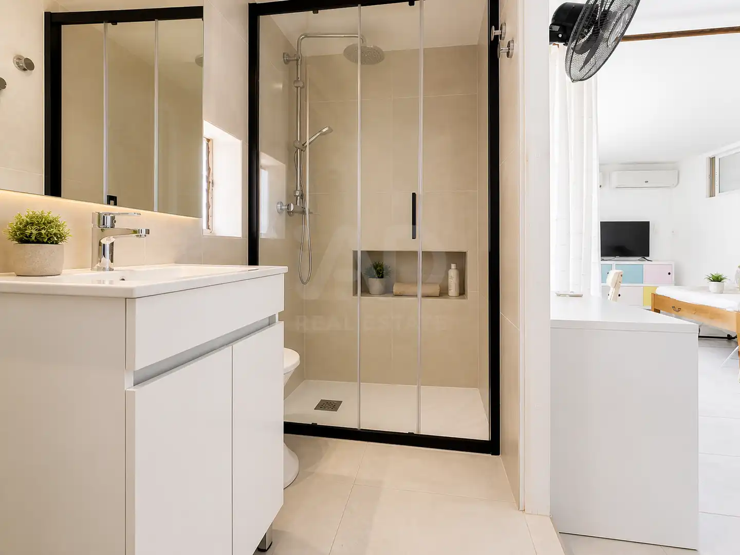 Bathroom of Country homes for sale in Vélez-Málaga  with Air Conditioner, Heating and Terrace