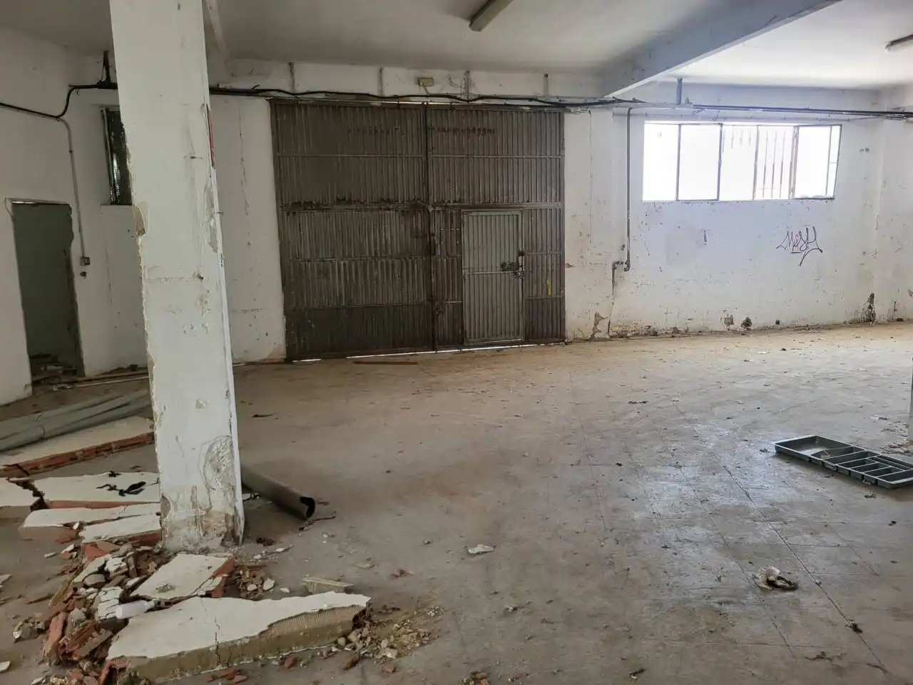 Nave industrial en venta en Avenida Antic Regne de València, imagen 4