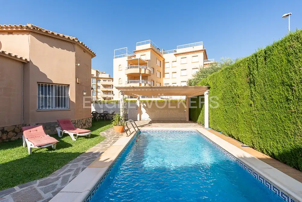 Swimming pool of Houses for sale in Oliva  with Air Conditioner, Heating and Private garden