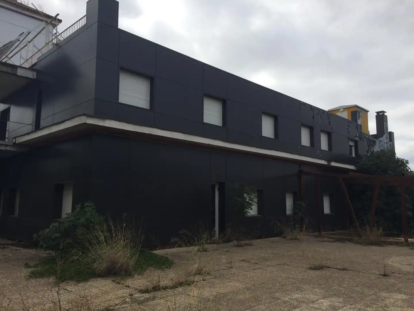 Vista exterior de Edificio en venta en Córdoba