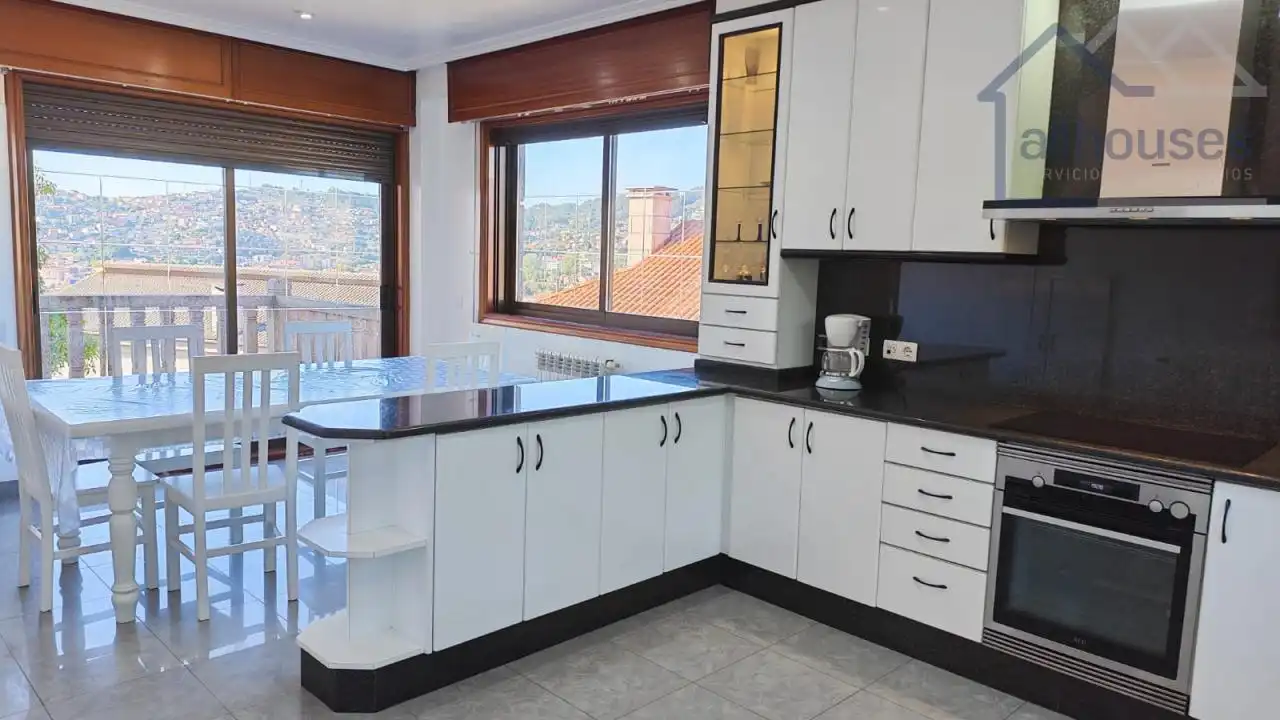 Kitchen of Houses for rent in Vigo   with Heating, Private garden and Terrace