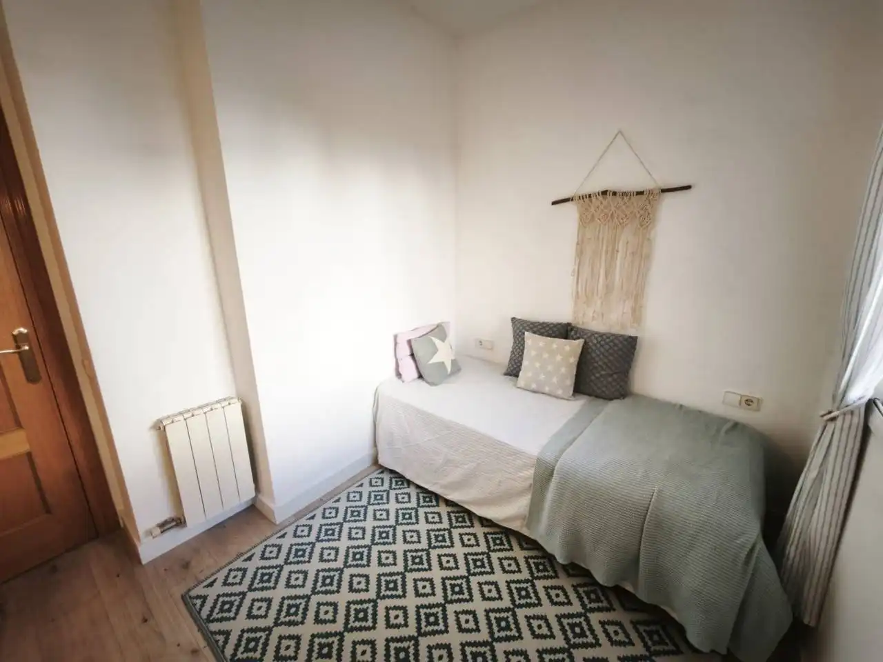 Habitación de Casa o chalet en venta en Santa Coloma de Gramenet con Aire acondicionado, Jardín privado y Parquet
