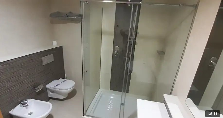 Bany de Apartament de lloguer en Benitachell / El Poble Nou de Benitatxell amb Aire condicionat, Terrassa i Moblat