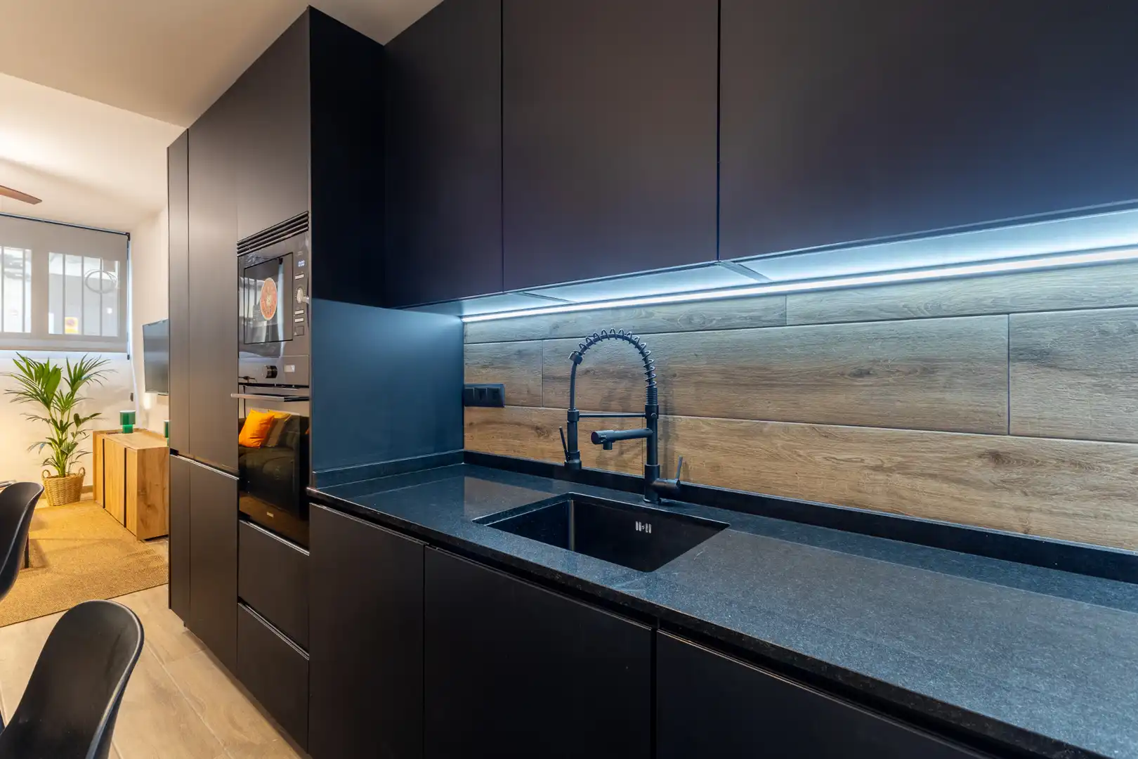 Cuina de Apartament de lloguer en Madrid amb Aire condicionat, Calefacció i Moblat