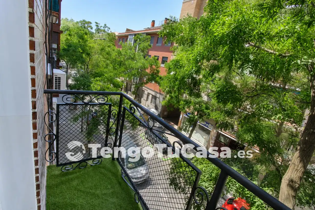 Exterior view of Flat for sale in Madrid  with Air Conditioner, Heating and Parquet flooring