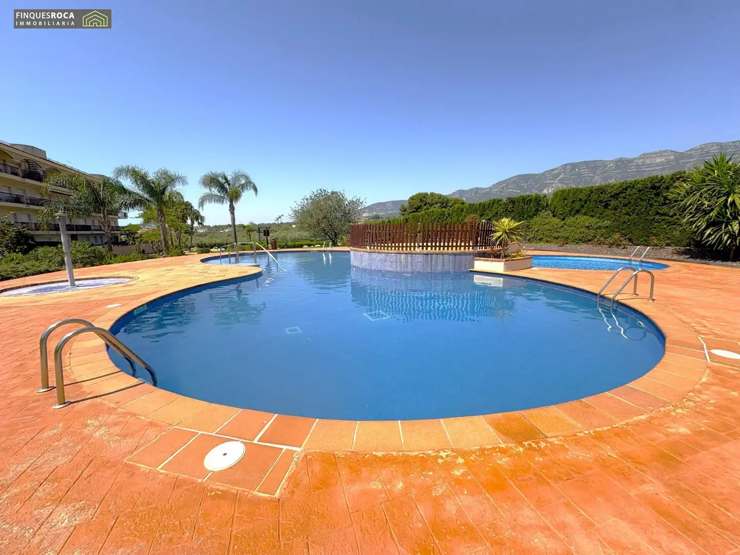 Piscina de Apartament en venda en La Ràpita amb Aire condicionat, Calefacció i Jardí privat