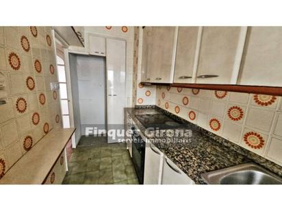 Kitchen of Flat for sale in Girona Capital