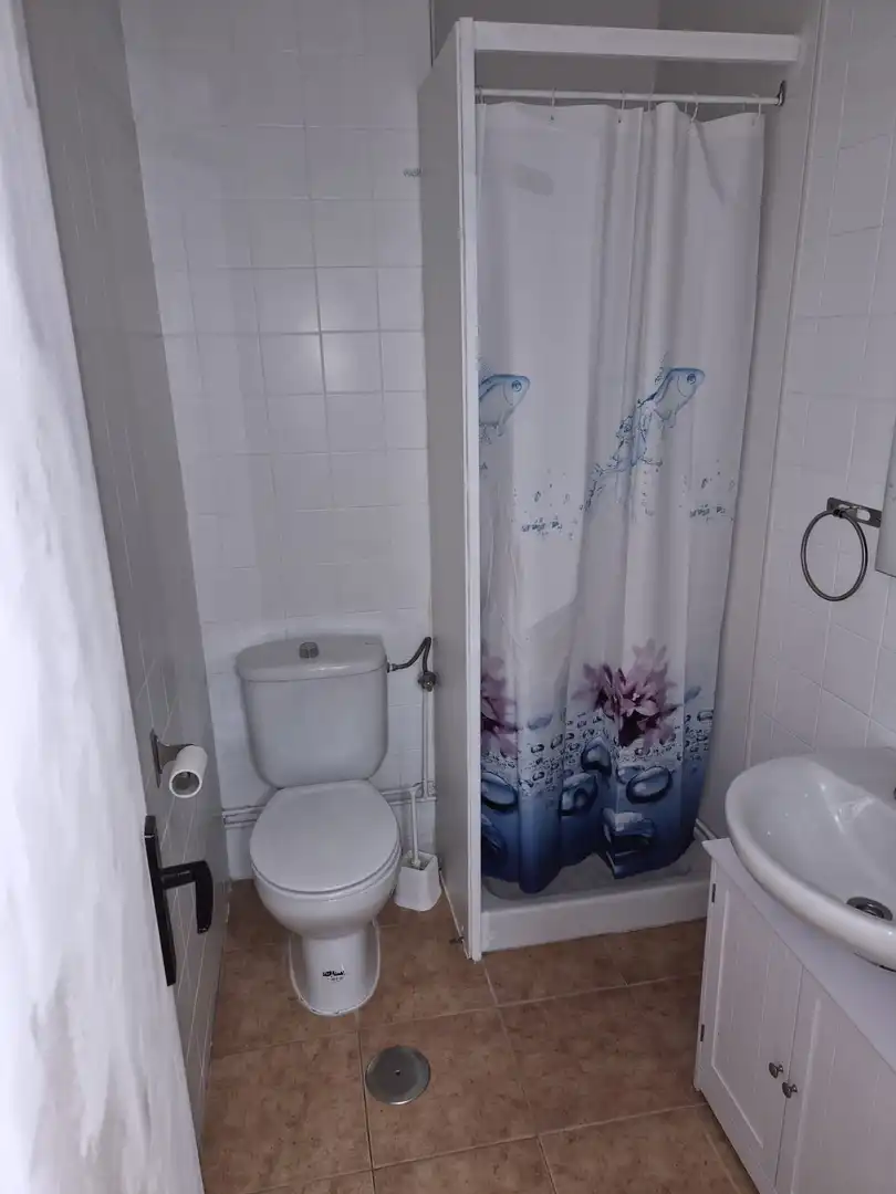 Badezimmer von Wohnung zur Miete in Santiago de Compostela  mit Heizung, Terrasse und Möbliert