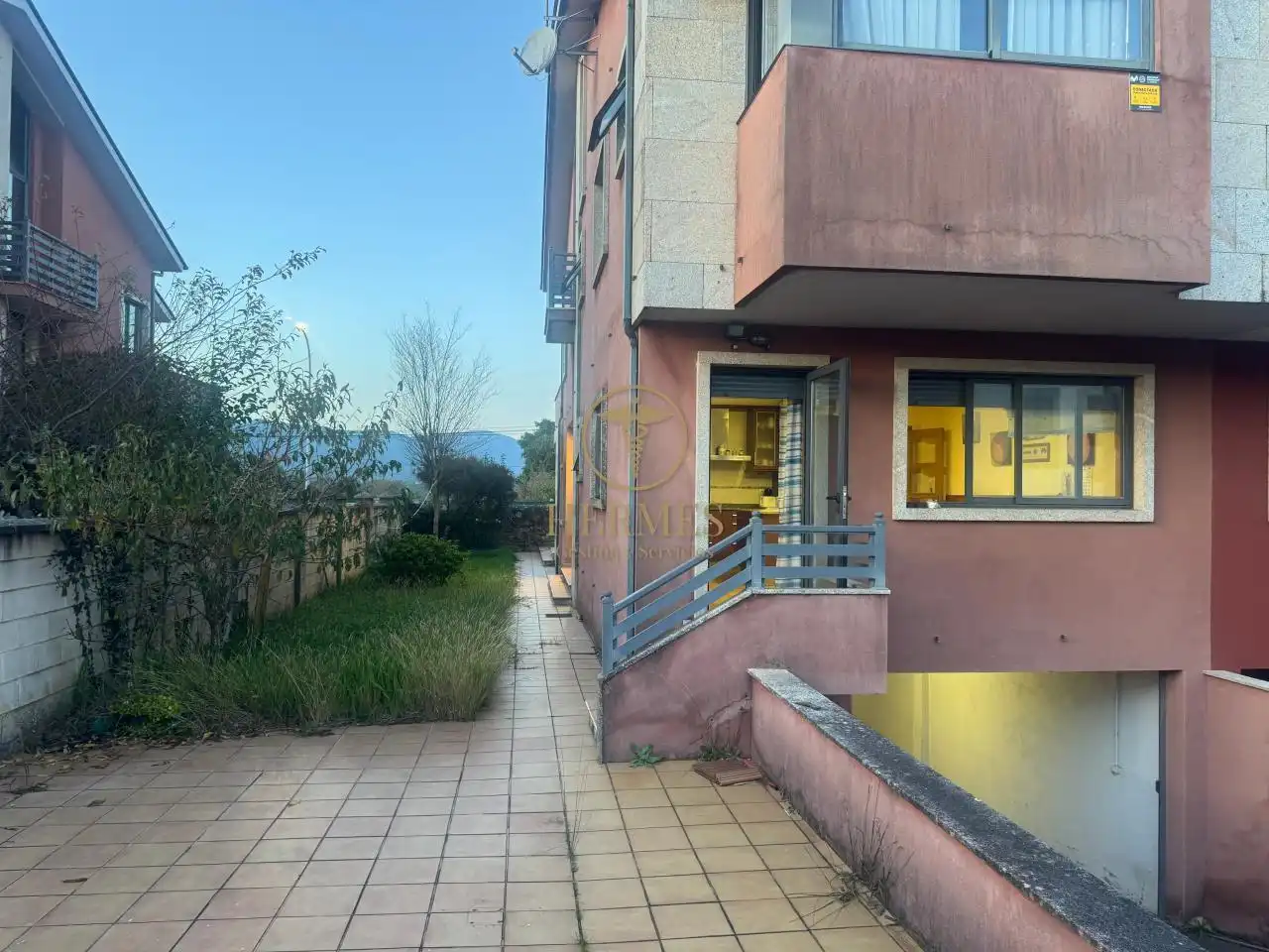 Vista exterior de Casa adosada en venta en Tomiño con Calefacción, Jardín privado y Terraza