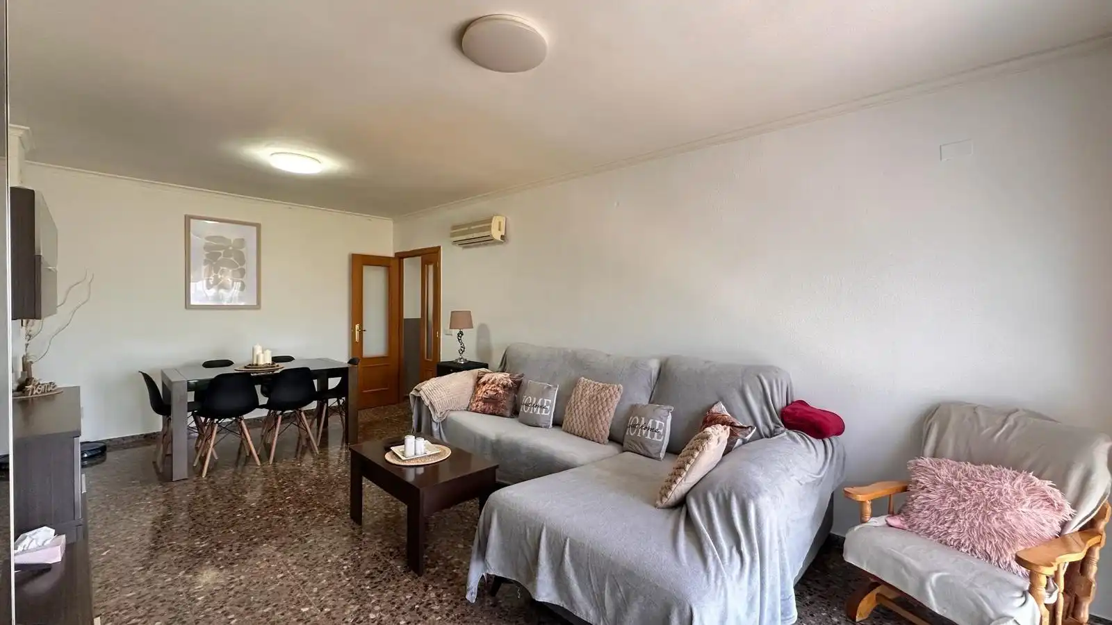 Wohnzimmer von Wohnung zum Verkauf in Carlet mit Klimaanlage und Heizung