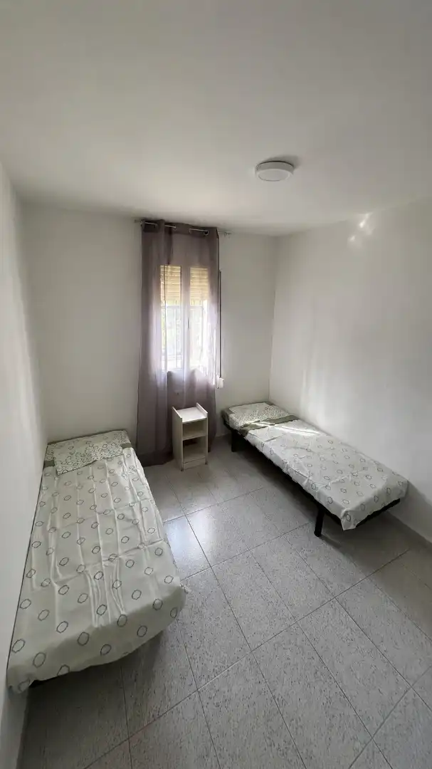 Schlafzimmer von Wohnung zur Miete in Brenes mit Klimaanlage, Terrasse und Möbliert