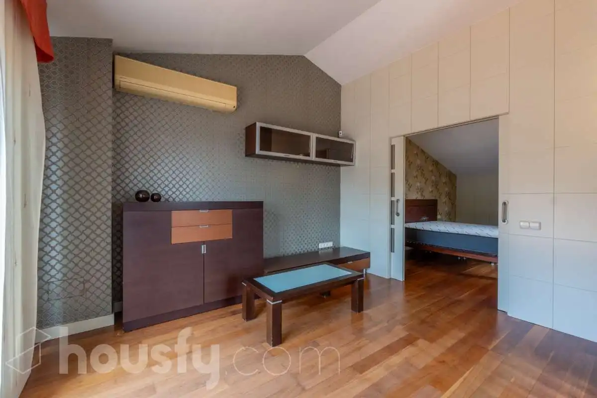 Dormitori de Casa o xalet en venda en Cubelles amb Aire condicionat, Calefacció i Jardí privat