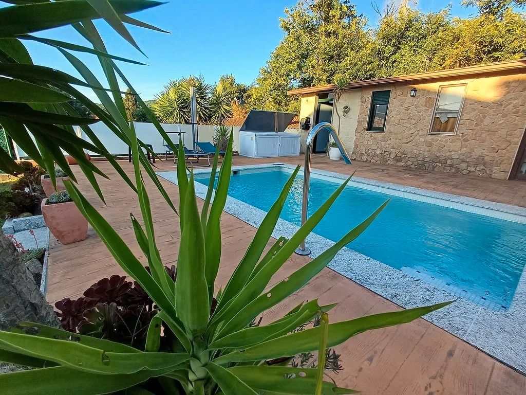 Piscina de Casa o xalet en venda en Ponteareas amb Calefacció, Jardí privat i Terrassa
