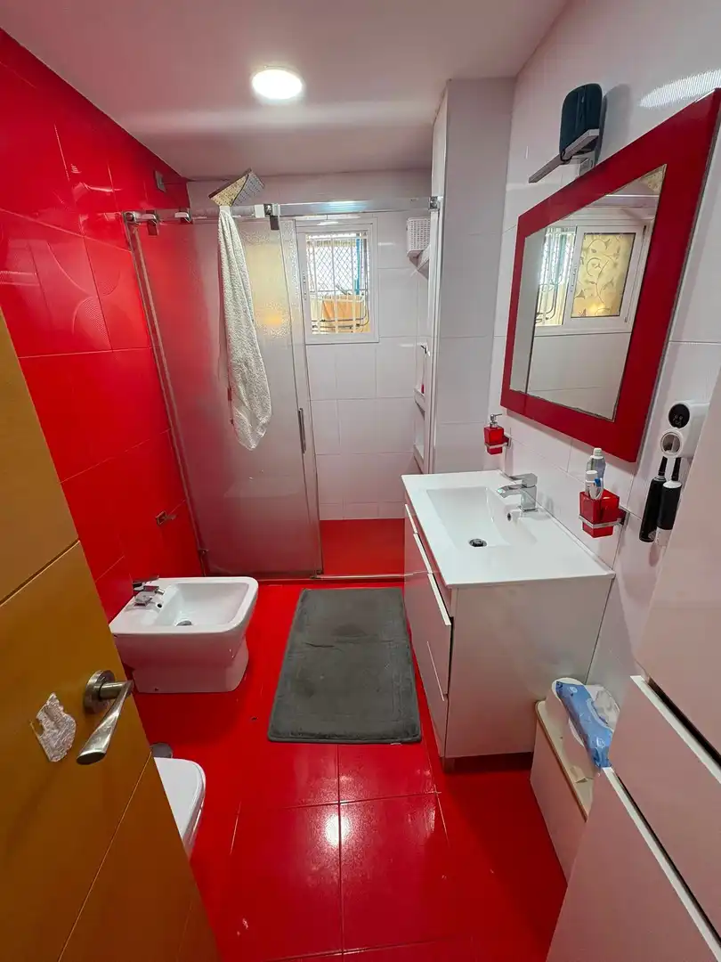 Baño de Piso en venta en Sevilla con Aire acondicionado