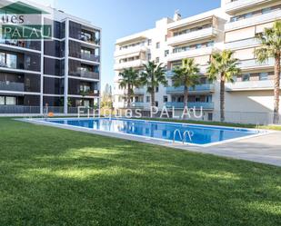 Piscina de Pis en venda en Sant Just Desvern amb Aire condicionat, Calefacció i Terrassa