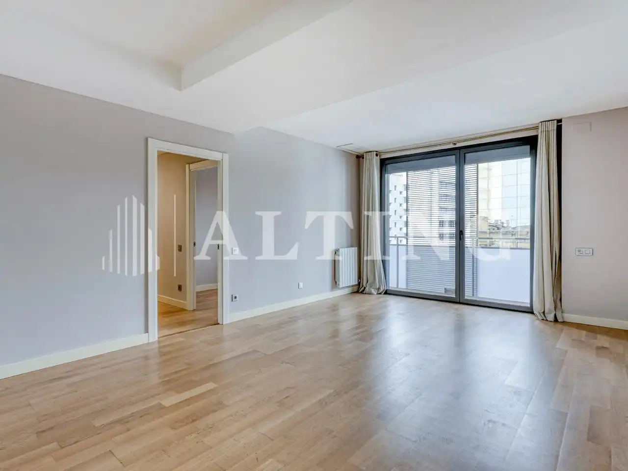 Schlafzimmer von Wohnung zum Verkauf in Barcelona mit Parkett, Terrasse und Abstellraum
