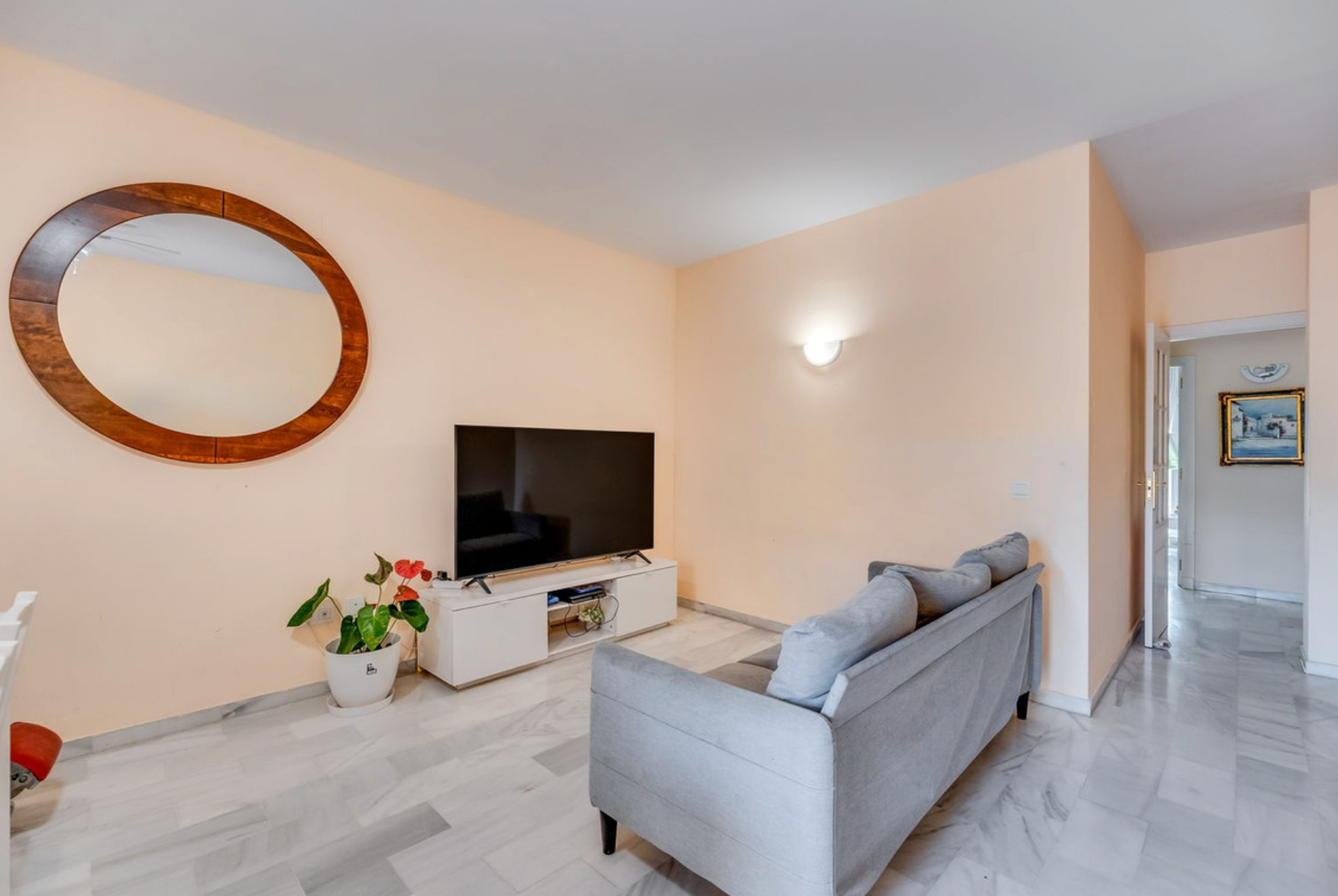 Sala d'estar de Apartament en venda en Estepona amb Aire condicionat, Calefacció i Terrassa