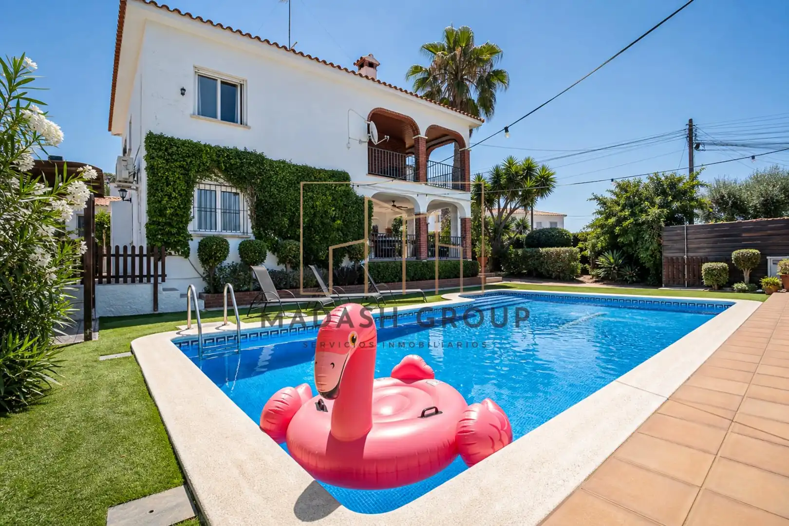 Piscina de Casa o xalet en venda en Cunit amb Aire condicionat, Calefacció i Jardí privat