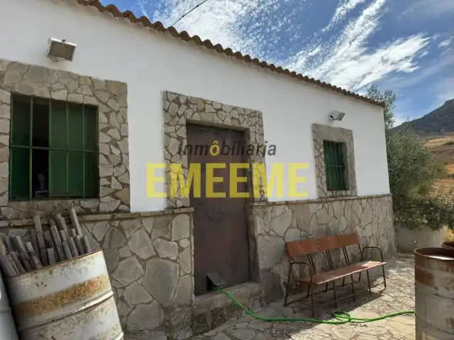 Vista exterior de Casa o xalet en venda en Ronda amb Piscina i Moblat